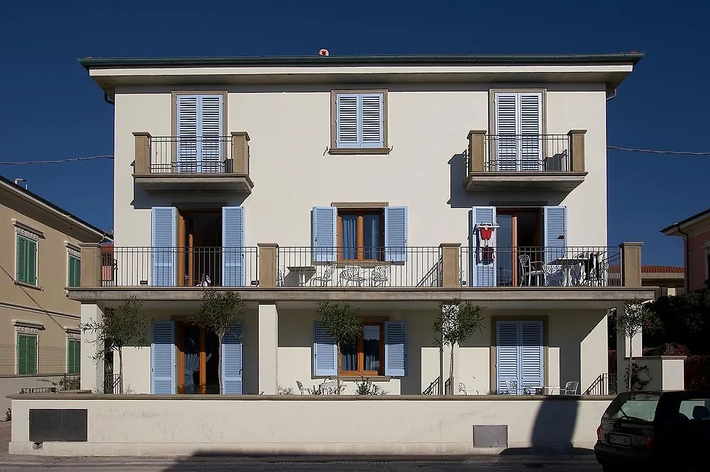Miramare Suites Marina di Cecina 0*,